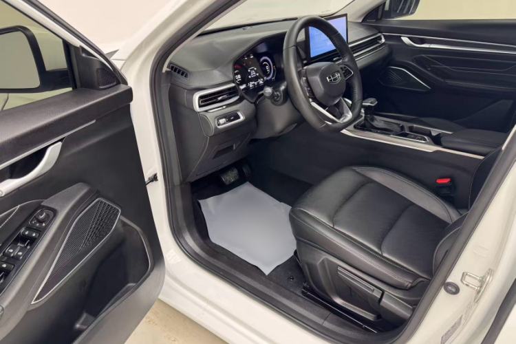 Used Geely Auto Emgrand 2023 4th Generation Champion Edition 1.5L CVT Prestige Model Interior 2