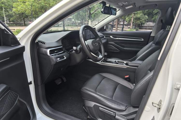 Used Geely Auto Emgrand 2023 4th Generation Champion Edition 1.5L CVT Prestige Model Interior 2