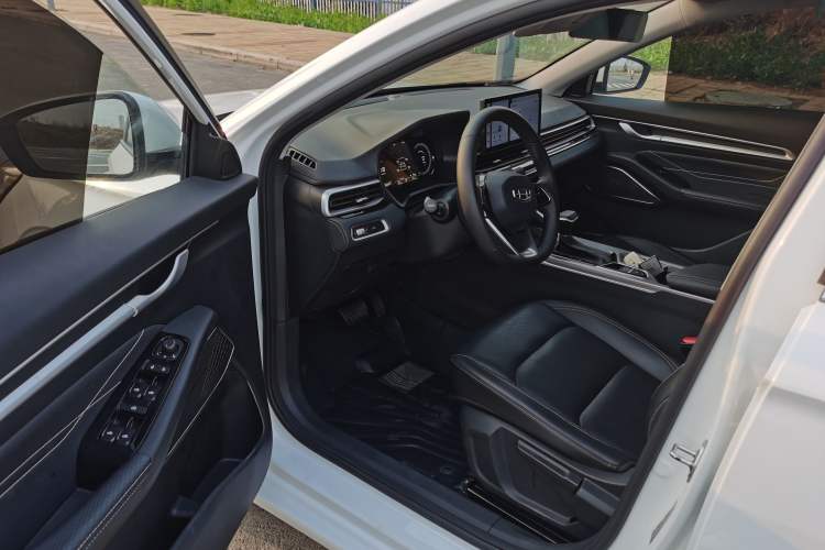Used Geely Auto Emgrand 2023 4th Generation Champion Edition 1.5L CVT Prestige Model Interior 2