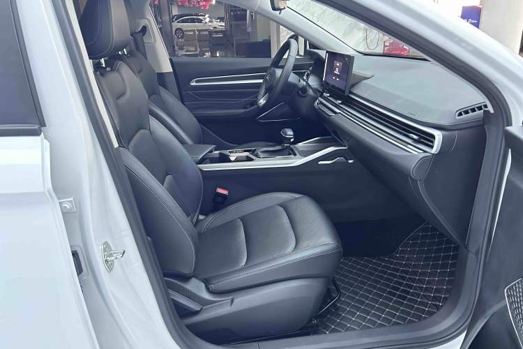 Used Geely Auto Emgrand 2023 4th Generation Champion Edition 1.5L CVT Luxury Model Interior 3