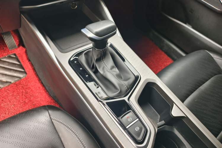Used Geely Auto Emgrand 2023 4th Generation Champion Edition 1.5L CVT Prestige Model Interior 3