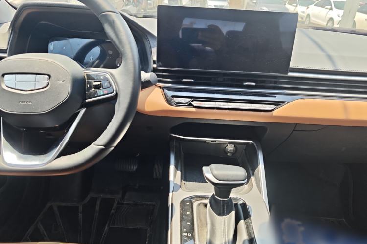 Used Geely Auto Emgrand 2023 4th Generation Champion Edition 1.5L CVT Flagship Model Interior 3
