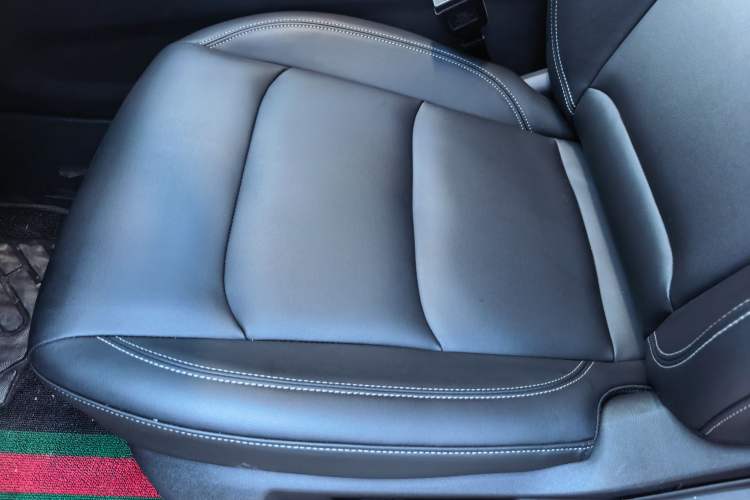 Used Geely Auto Emgrand 2023 4th Generation Champion Edition 1.5L Manual Luxury Model Interior 3