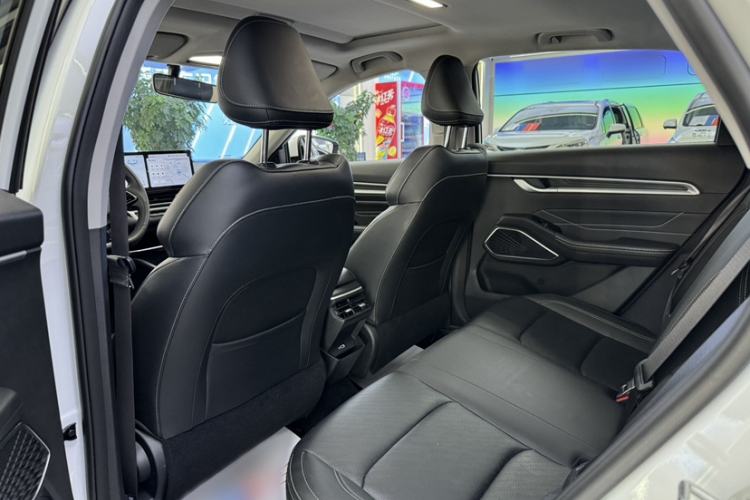 Used Geely Auto Emgrand 2023 4th Generation Champion Edition 1.5L CVT Prestige Model Interior 3