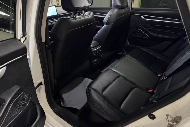 Used Geely Auto Emgrand 2023 4th Generation Champion Edition 1.5L CVT Prestige Model Interior 4