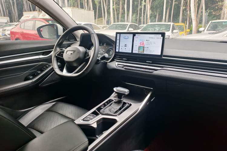 Used Geely Auto Emgrand 2023 4th Generation Champion Edition 1.5L CVT Prestige Model Interior 4