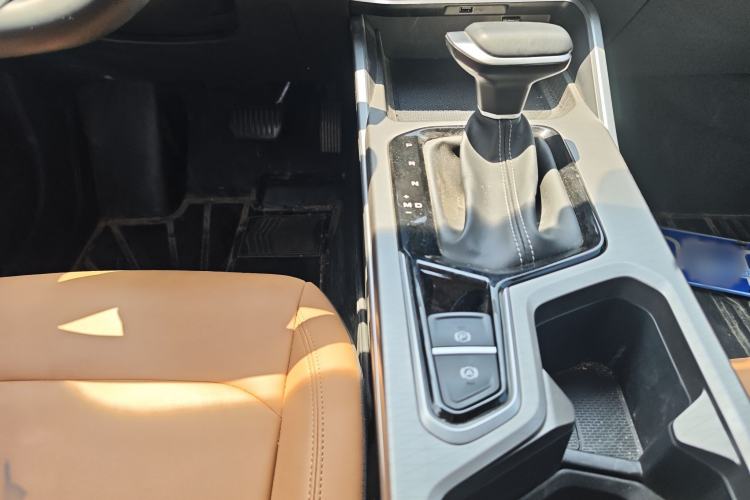 Used Geely Auto Emgrand 2023 4th Generation Champion Edition 1.5L CVT Flagship Model Interior 4