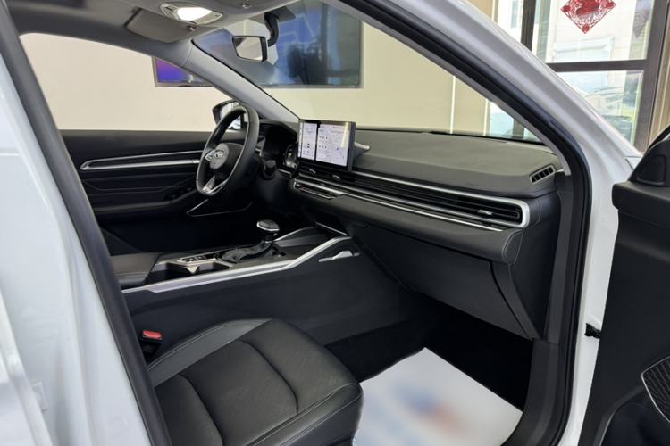 Used Geely Auto Emgrand 2023 4th Generation Champion Edition 1.5L CVT Prestige Model Interior 4