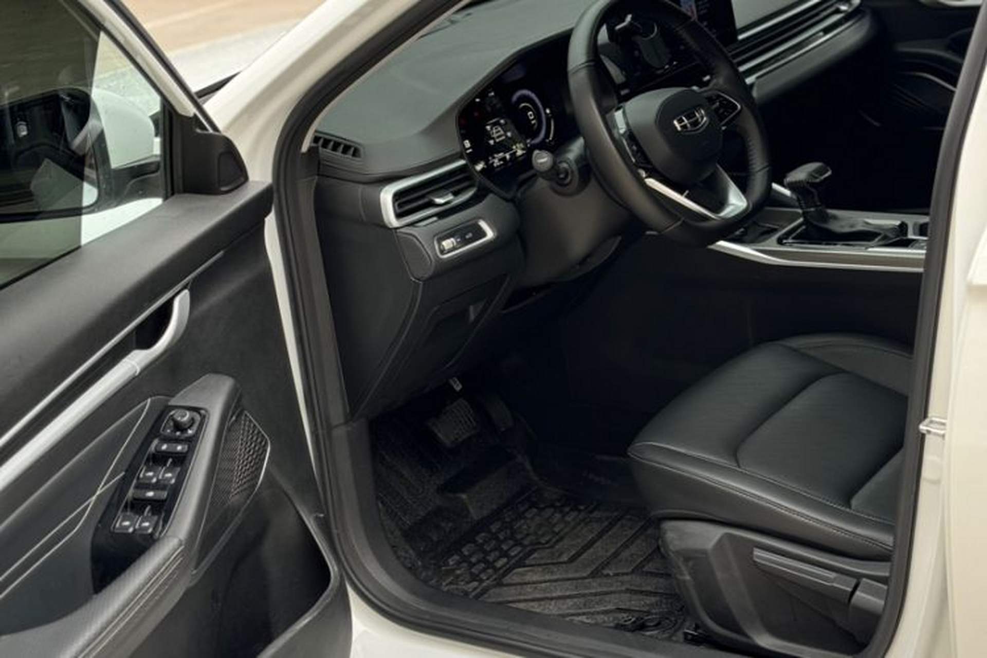 Used Geely Auto Emgrand 2023 4th Generation Champion Edition 1.5L CVT Luxury Model Interior 5