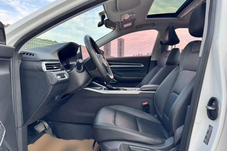 Used Geely Auto Emgrand 2023 4th Generation Champion Edition 1.5L CVT Prestige Model Interior 5