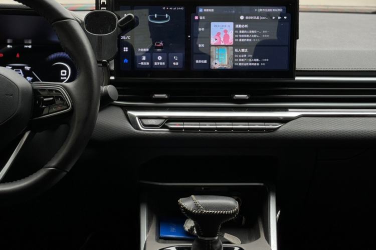 Used Geely Auto Emgrand 2023 4th Generation Champion Edition 1.5L CVT Luxury Model Interior 6