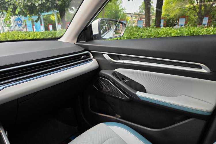 Used Geely Auto Emgrand 2023 4th Generation Champion Edition 1.5L CVT Flagship Model Interior 6