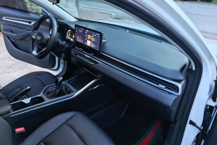 Used Geely Auto Emgrand 2023 4th Generation Champion Edition 1.5L Manual Luxury Model Interior 6