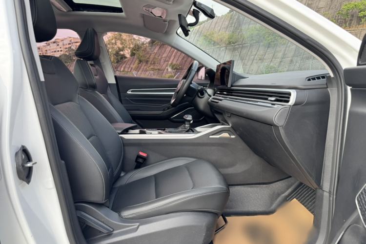 Used Geely Auto Emgrand 2023 4th Generation Champion Edition 1.5L CVT Prestige Model Interior 7