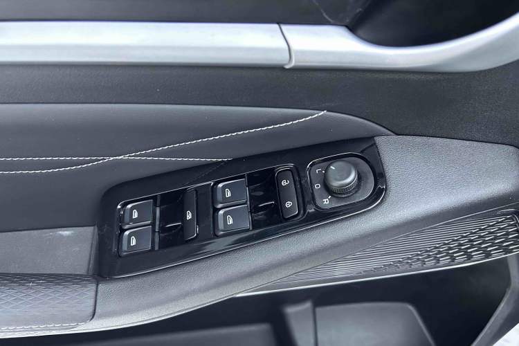 Used Geely Auto Emgrand 2023 4th Generation Champion Edition 1.5L CVT Luxury Model Interior 7
