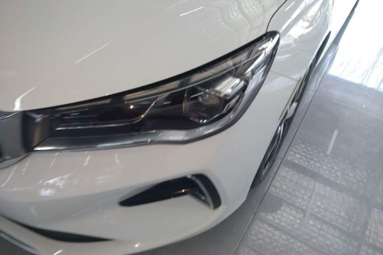 Used Geely Auto Emgrand 2023 4th Generation Champion Edition 1.5L CVT Prestige Model Left Front Headlight
