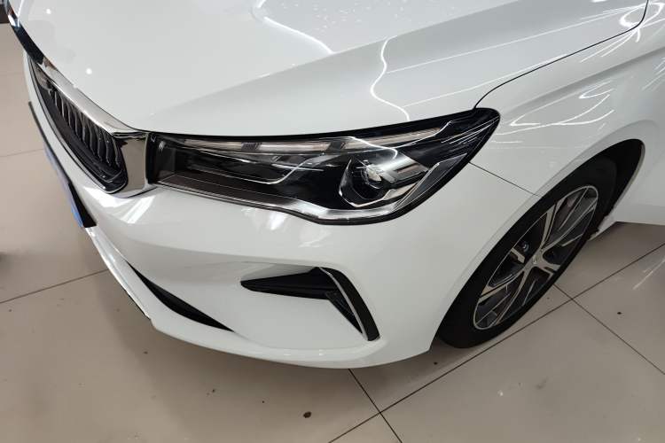 Used Geely Auto Emgrand 2023 4th Generation Champion Edition 1.5L CVT Prestige Model Left Front Headlight