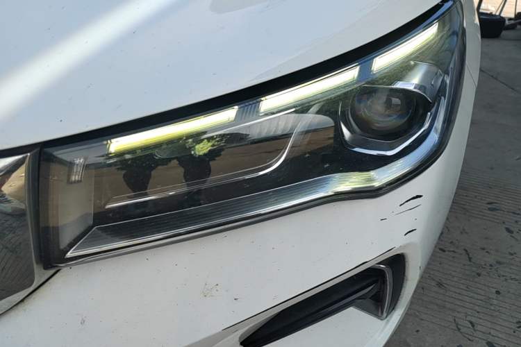 Used Geely Auto Emgrand 2023 4th Generation Champion Edition 1.5L CVT Prestige Model Left Front Headlight