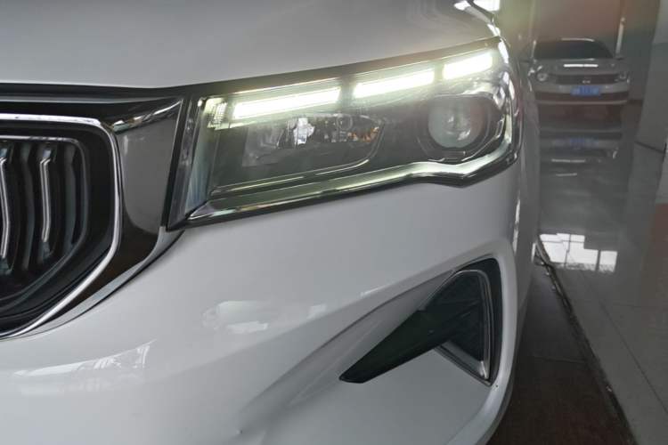 Used Geely Auto Emgrand 2023 4th Generation Champion Edition 1.5L Manual Luxury Model Left Front Headlight