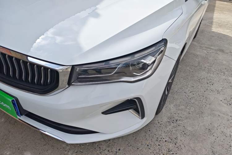 Used Geely Auto Emgrand 2023 4th Generation Champion Edition 1.5L Manual Luxury Model Left Front Headlight