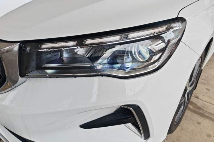 Used Geely Auto Emgrand 2023 4th Generation Champion Edition 1.5L CVT Prestige Model Left Front Headlight