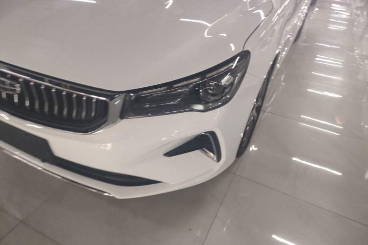 Used Geely Auto Emgrand 2023 4th Generation Champion Edition 1.5L CVT Prestige Model Left Front Headlight