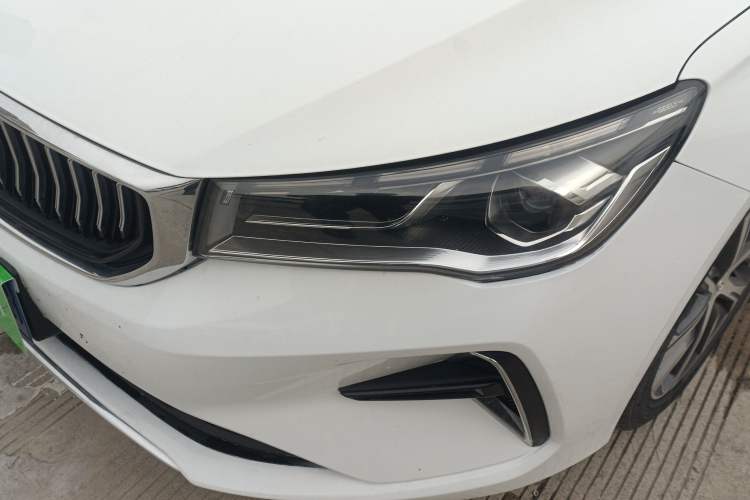 Used Geely Auto Emgrand 2023 4th Generation Champion Edition 1.5L CVT Prestige Model Left Front Headlight