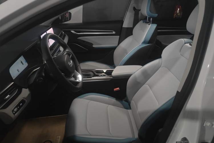 Used Geely Auto Emgrand 2023 4th Generation Champion Edition 1.5L CVT Flagship Model Left Front Seat