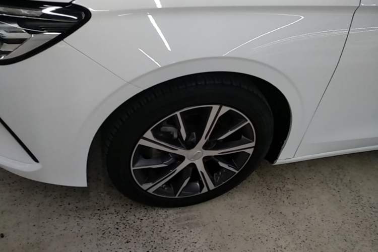 Used Geely Auto Emgrand 2023 4th Generation Champion Edition 1.5L CVT Prestige Model Left Front Wheel Hub