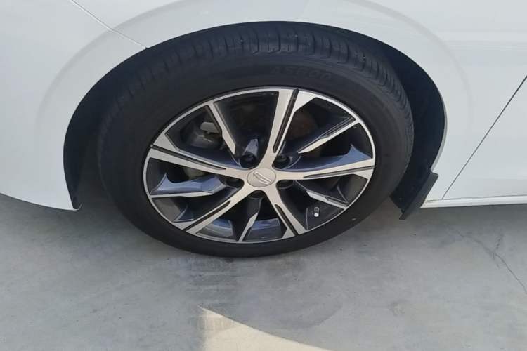 Used Geely Auto Emgrand 2023 4th Generation Champion Edition 1.5L CVT Prestige Model Left Front Wheel Hub