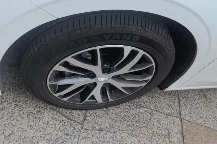 Used Geely Auto Emgrand 2023 4th Generation Champion Edition 1.5L CVT Luxury Model Left Front Wheel Hub