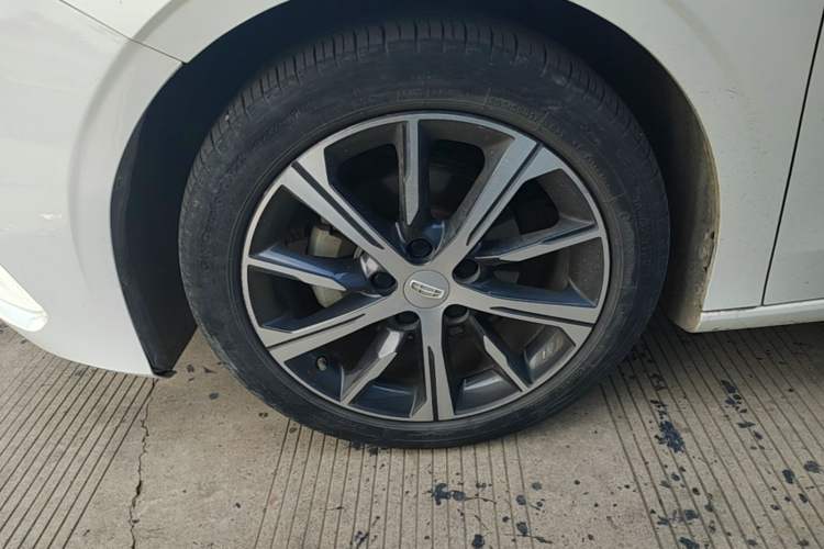 Used Geely Auto Emgrand 2023 4th Generation Champion Edition 1.5L CVT Prestige Model Left Front Wheel Hub