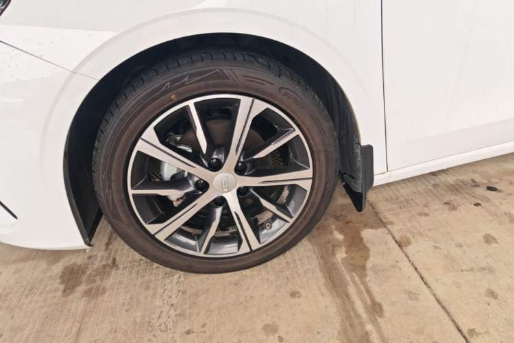 Used Geely Auto Emgrand 2023 4th Generation Champion Edition 1.5L CVT Prestige Model Left Front Wheel Hub
