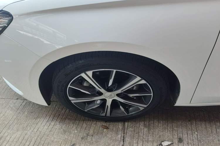 Used Geely Auto Emgrand 2023 4th Generation Champion Edition 1.5L CVT Prestige Model Left Front Wheel Hub