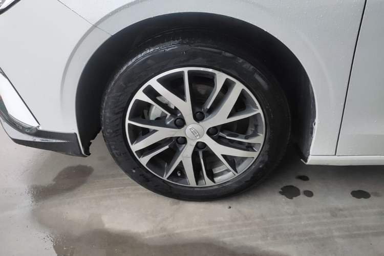 Used Geely Auto Emgrand 2023 4th Generation Champion Edition 1.5L CVT Luxury Model Left Front Wheel Hub
