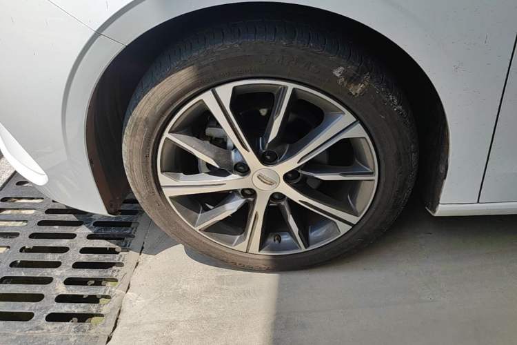 Used Geely Auto Emgrand 2023 4th Generation Champion Edition 1.5L CVT Prestige Model Left Front Wheel Hub