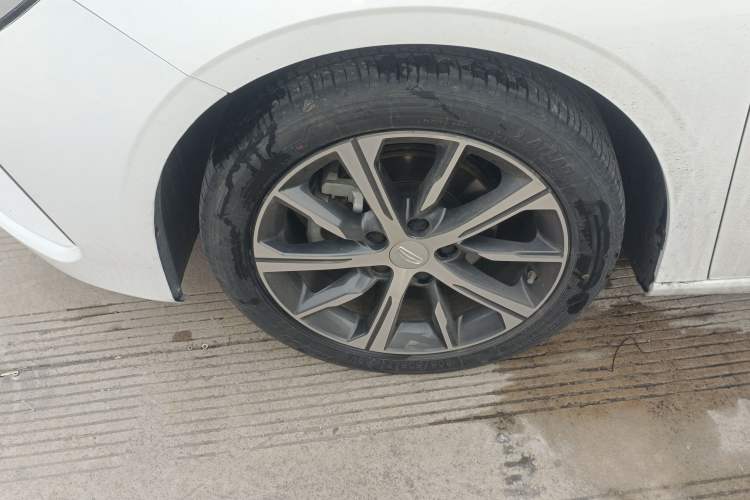 Used Geely Auto Emgrand 2023 4th Generation Champion Edition 1.5L CVT Prestige Model Left Front Wheel Hub