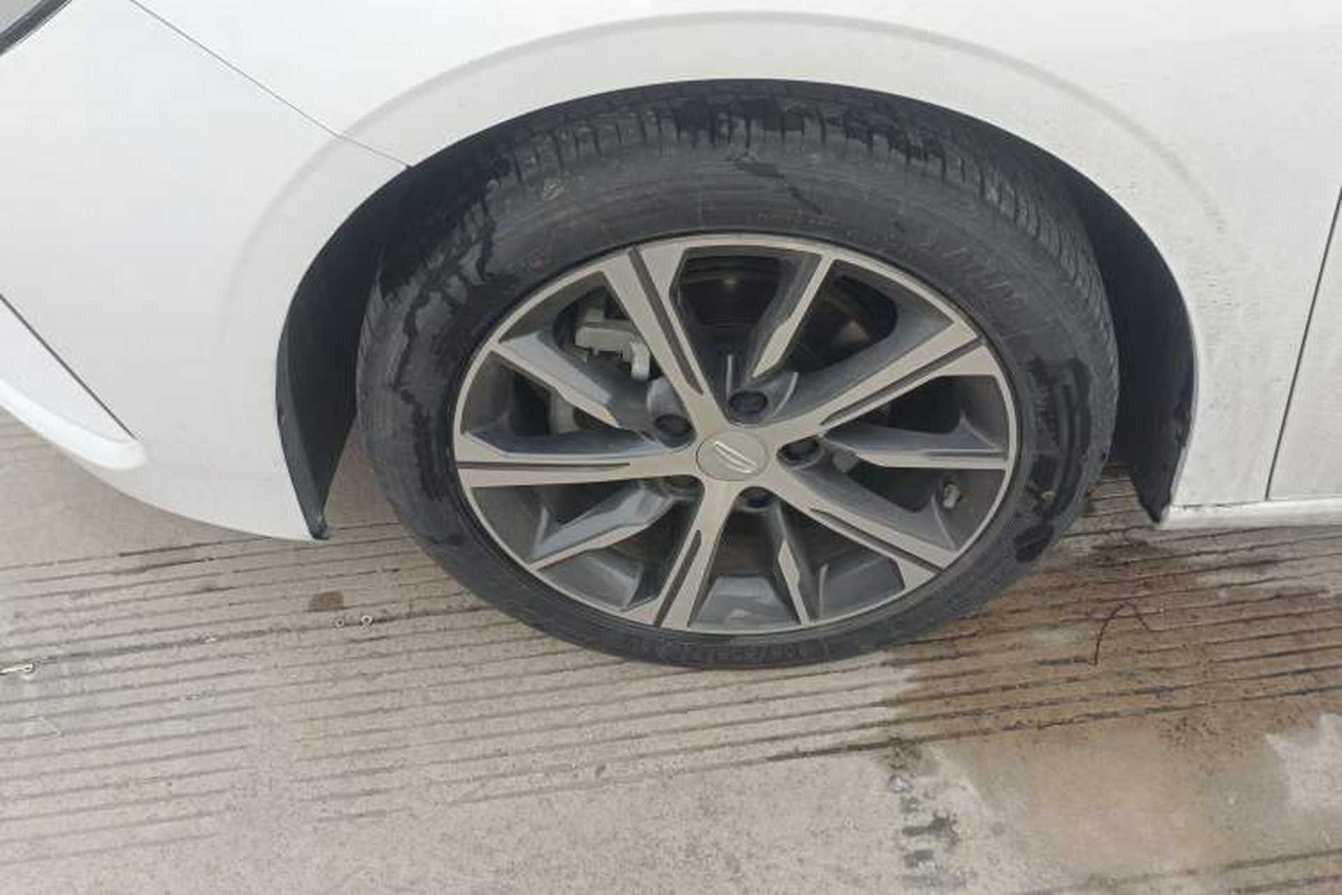 Used Geely Auto Emgrand 2023 4th Generation Champion Edition 1.5L CVT Prestige Model Left Front Wheel Hub