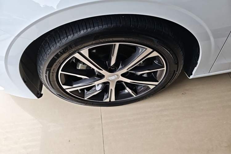Used Geely Auto Emgrand 2023 4th Generation Champion Edition 1.5L CVT Prestige Model Left Front Wheel Hub