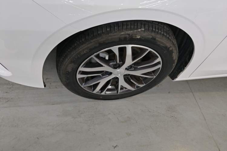 Used Geely Auto Emgrand 2023 4th Generation Champion Edition 1.5L CVT Luxury Model Left Front Wheel Hub