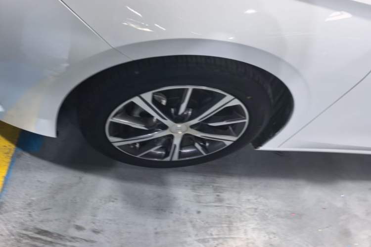 Used Geely Auto Emgrand 2023 4th Generation Champion Edition 1.5L CVT Prestige Model Left Front Wheel Hub