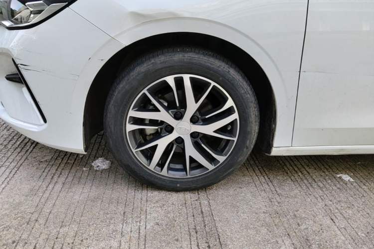 Used Geely Auto Emgrand 2023 4th Generation Champion Edition 1.5L CVT Luxury Model Left Front Wheel Hub