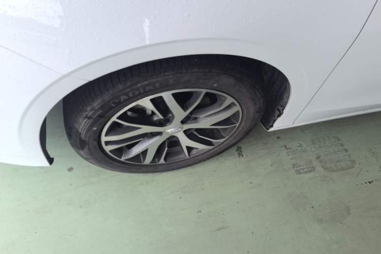 Used Geely Auto Emgrand 2023 4th Generation Champion Edition 1.5L CVT Luxury Model Left Front Wheel Hub