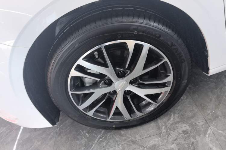 Used Geely Auto Emgrand 2023 4th Generation Champion Edition 1.5L CVT Luxury Model Left Front Wheel Hub