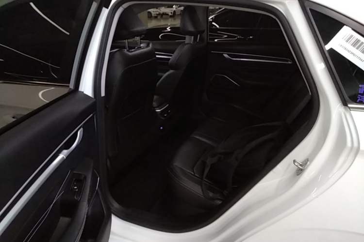 Used Geely Auto Emgrand 2023 4th Generation Champion Edition 1.5L CVT Prestige Model Left Rear Seat