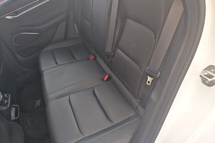 Used Geely Auto Emgrand 2023 4th Generation Champion Edition 1.5L CVT Prestige Model Left Rear Seat