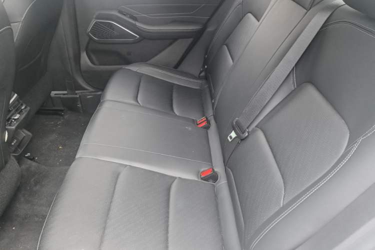 Used Geely Auto Emgrand 2023 4th Generation Champion Edition 1.5L CVT Luxury Model Left Rear Seat