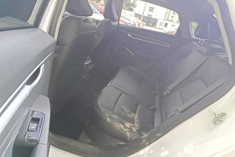 Used Geely Auto Emgrand 2023 4th Generation Champion Edition 1.5L CVT Prestige Model Left Rear Seat
