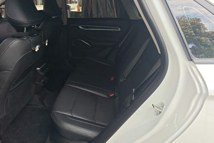 Used Geely Auto Emgrand 2023 4th Generation Champion Edition 1.5L CVT Luxury Model Left Rear Seat