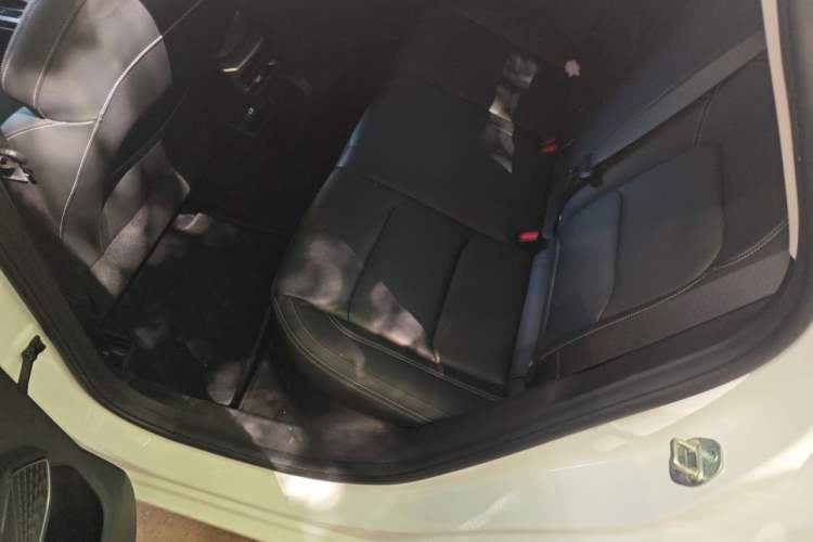 Used Geely Auto Emgrand 2023 4th Generation Champion Edition 1.5L CVT Prestige Model Left Rear Seat